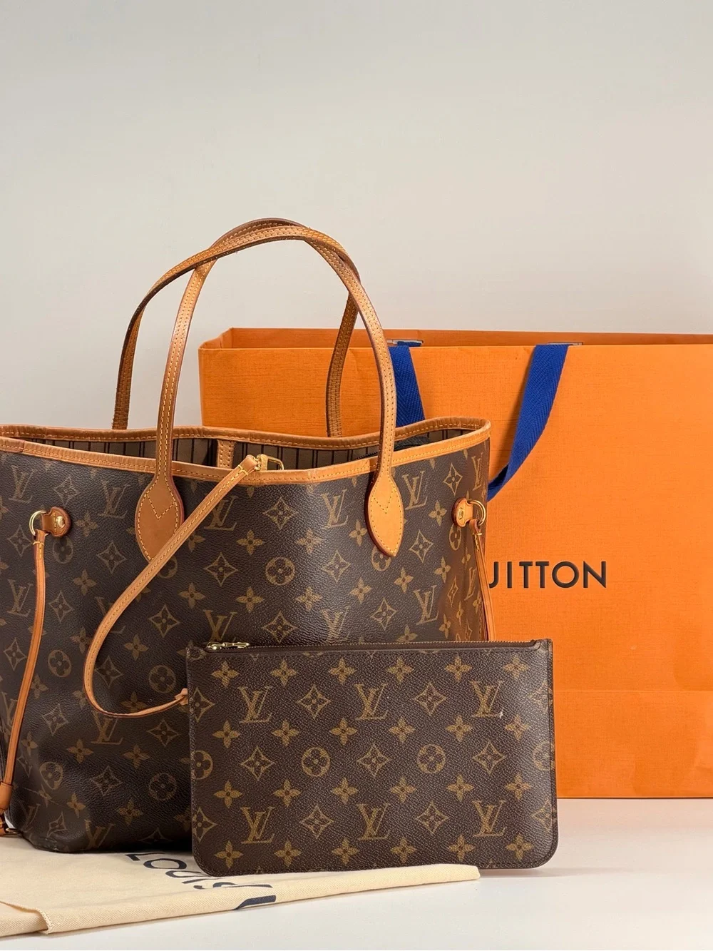 Louis Vuitton Neverfull MM Brown Canvas Monogram Tote Bag with Pouch